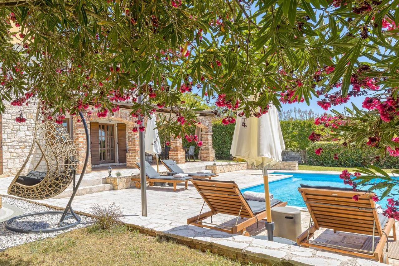 Villa Santolina Baderna Luaran gambar