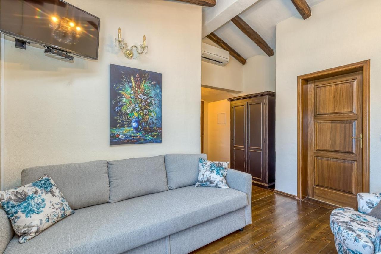 Villa Santolina Baderna Luaran gambar
